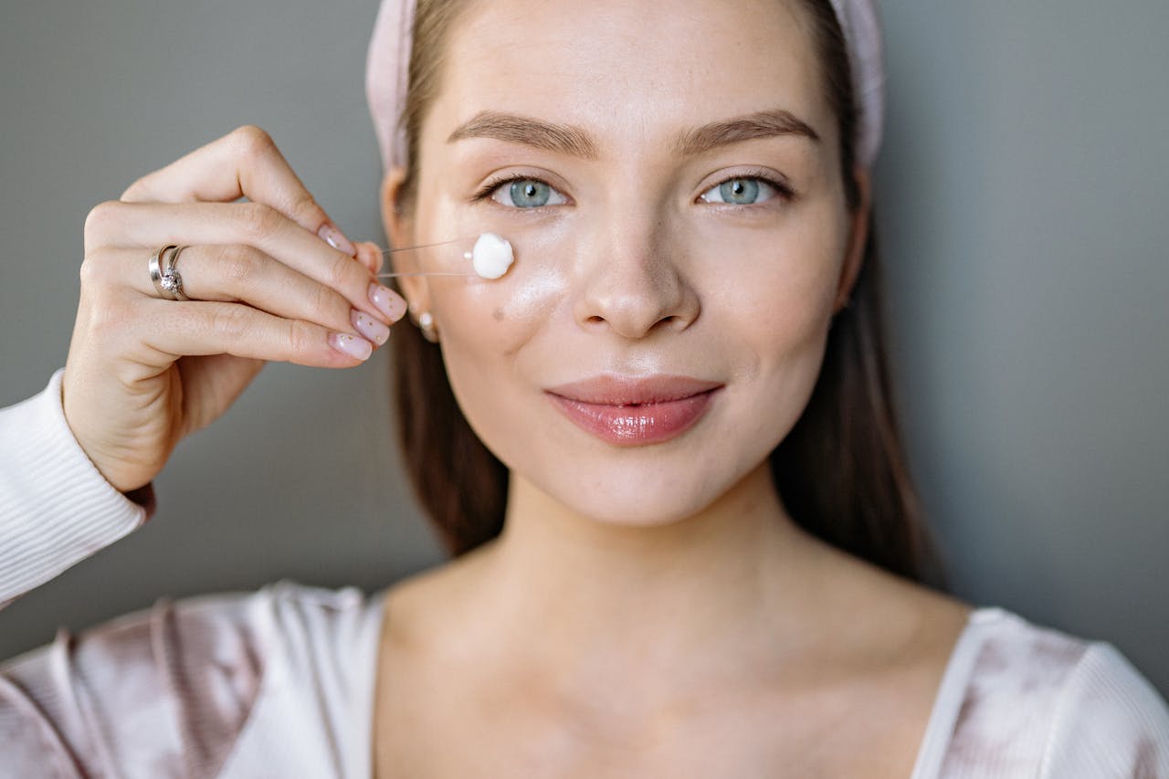 Cómo cuidar la piel sensible o con rosácea, dermatitis y acné